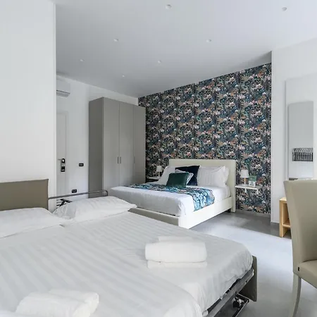 Hotiday Collection - Duomo Aparthotel Naples