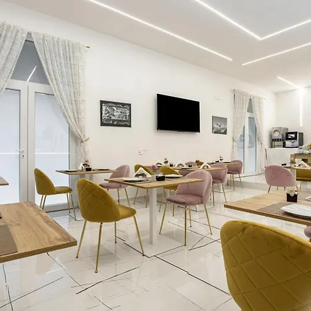 Aparthotel Hotiday Collection - Duomo Naples