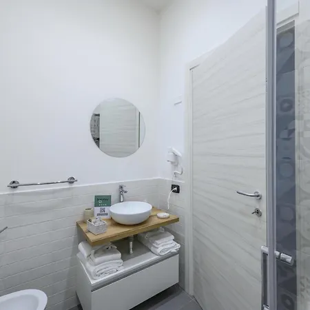 Hotiday Collection - Duomo Lägenhetshotell Neapel