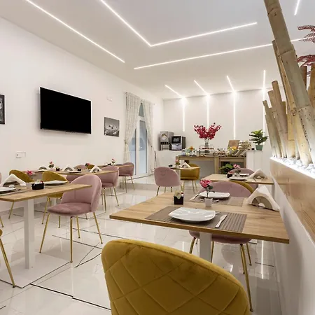 Hotiday Collection - Duomo Neapel